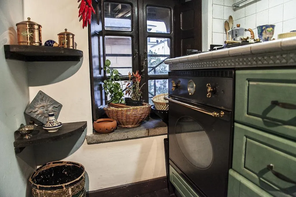 Via Giulia Dreamy Attic Apartment Rome Italy