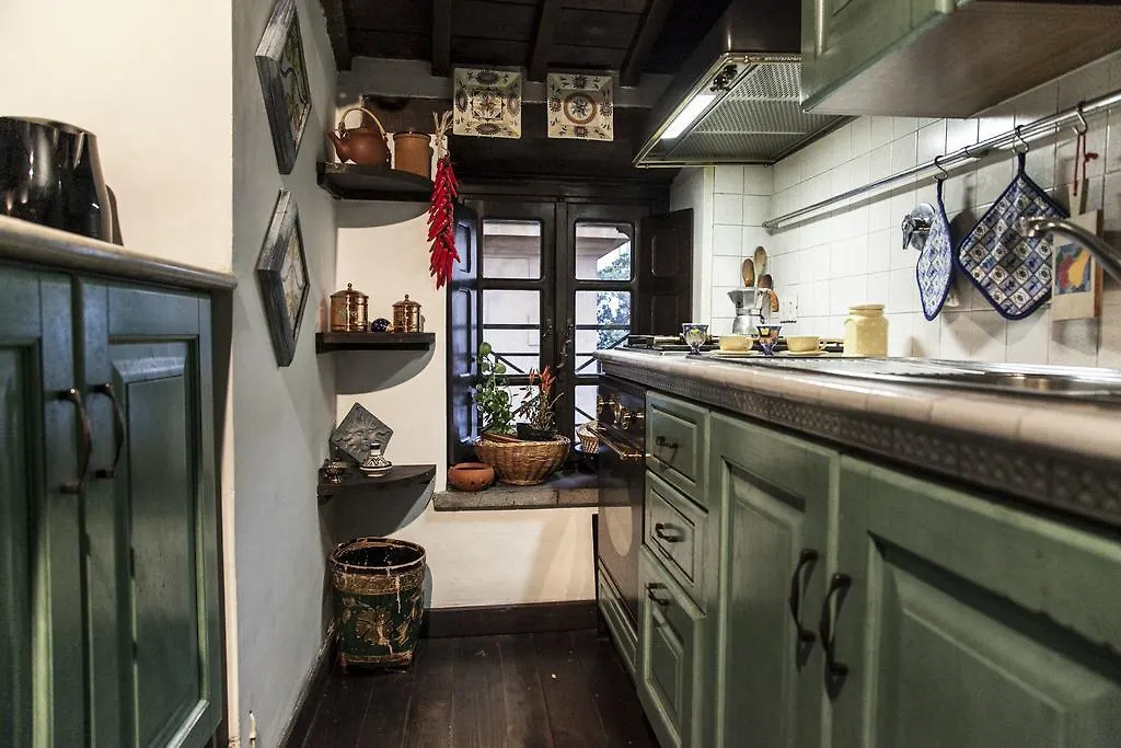 Via Giulia Dreamy Attic Apartment Rome