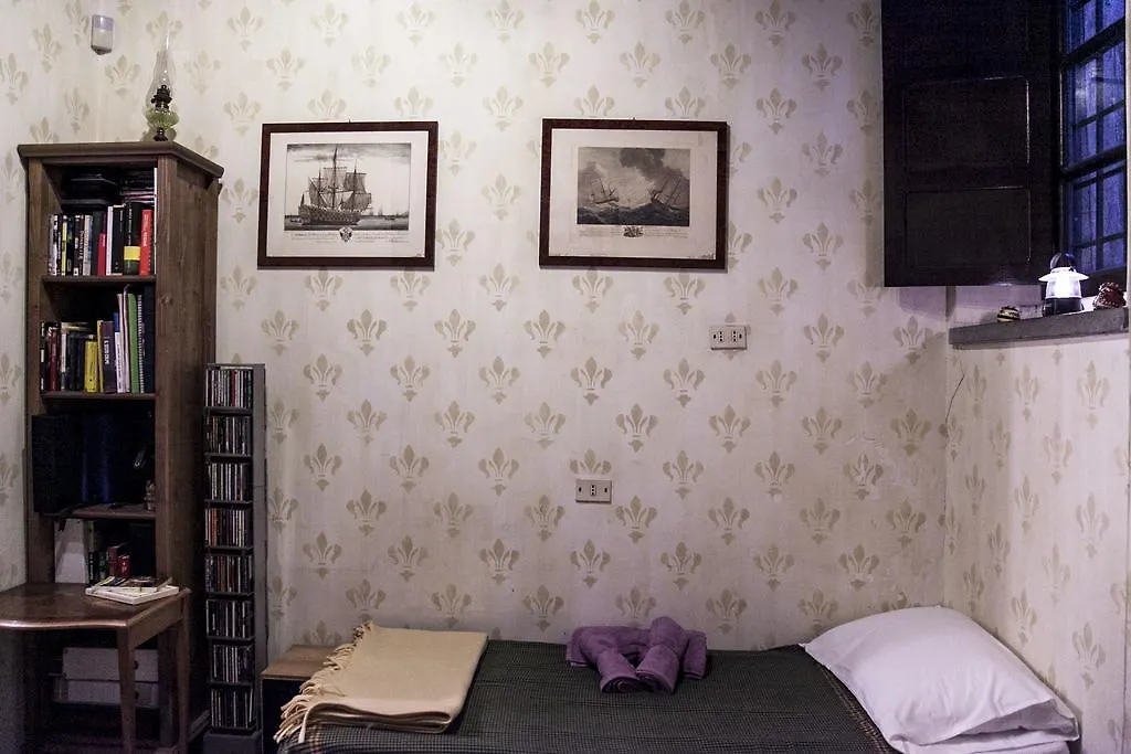 Via Giulia Dreamy Attic Apartment Rome