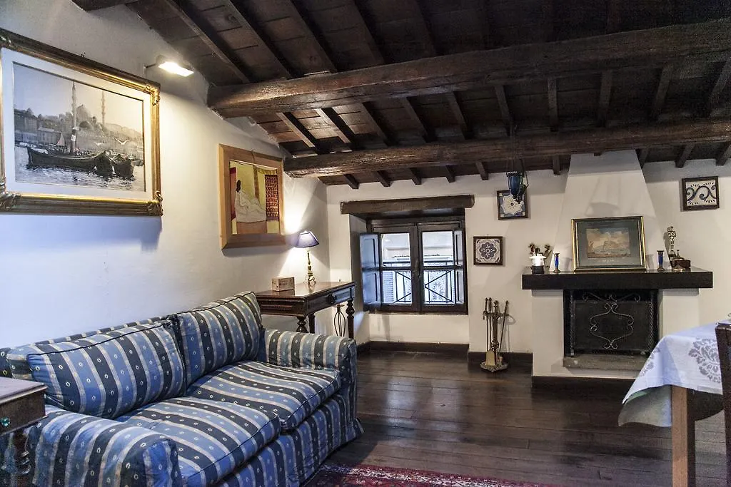 Via Giulia Dreamy Attic Apartment Rome 0*,