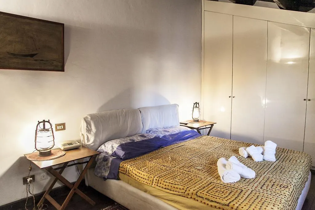 Via Giulia Dreamy Attic Apartment Rome